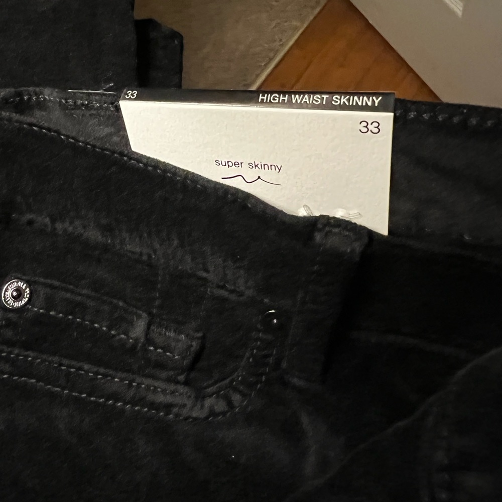 Woman’s velvet pants seven for all mankind